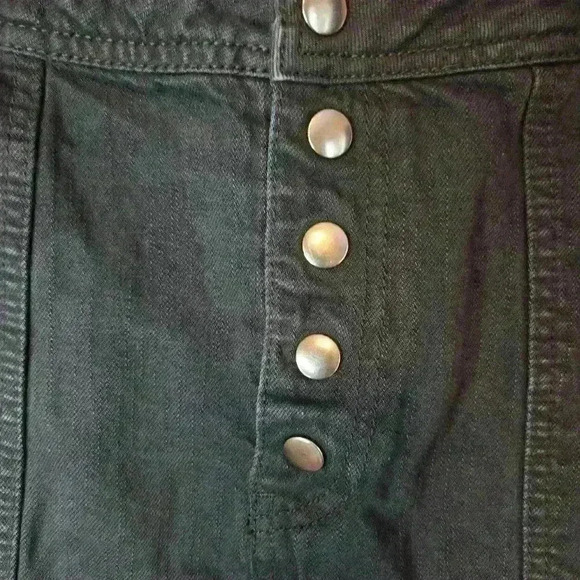 Free People Women's Black Denim Miniskirt Size 29 Snap Front Urban Core Grunge - Picture 2 of 10